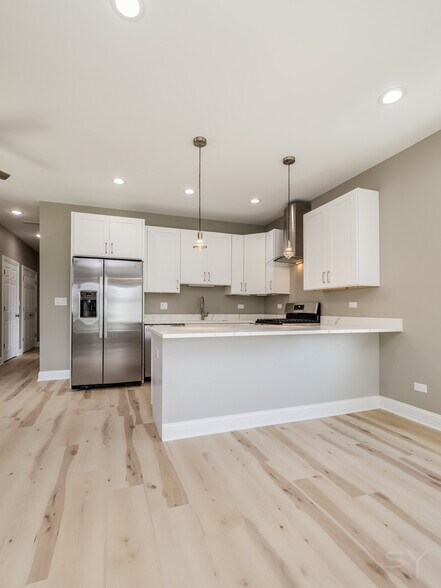 More Photos Of 623 Hamlin Ave, Chicago Apartments For Sale