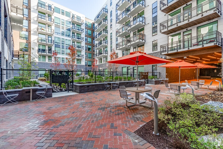 More Photos Of 2311 Dulles Station Blvd, Herndon Apartments For Lease