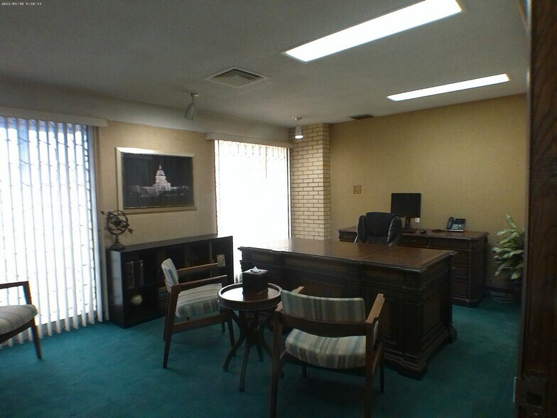More Photos Of 603 N 8th St, Killeen Office For Sale
