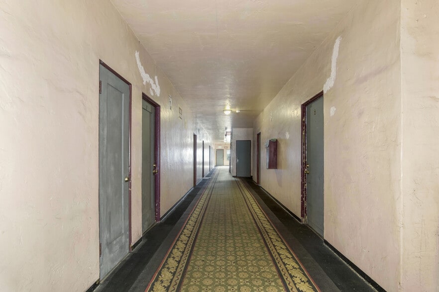 More Photos Of 1042 N Wilcox Ave, Los Angeles Hotel For Sale
