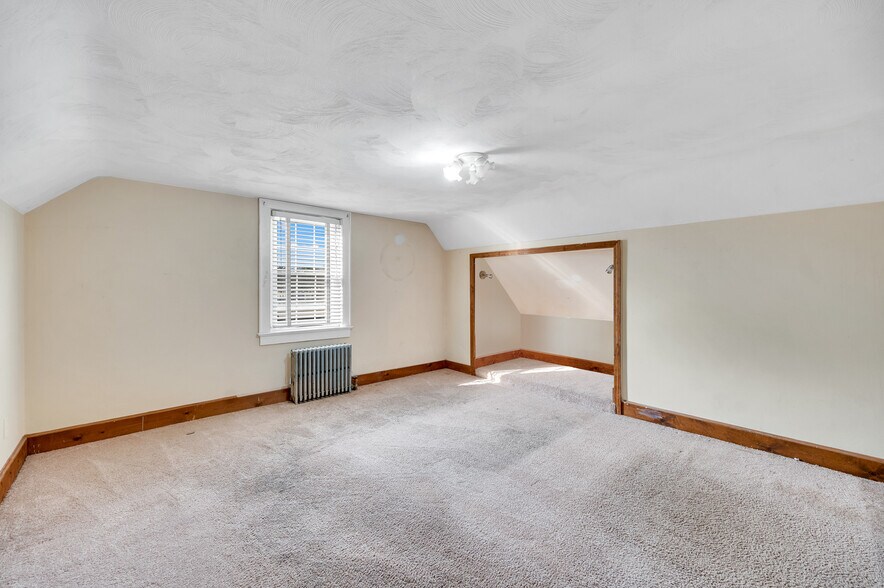 More Photos Of 941 Farmington Ave, Bristol Office Residential For Sale