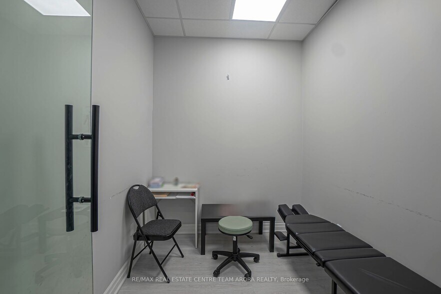 More Photos Of 268 Derry Rd W, Mississauga Office For Sale