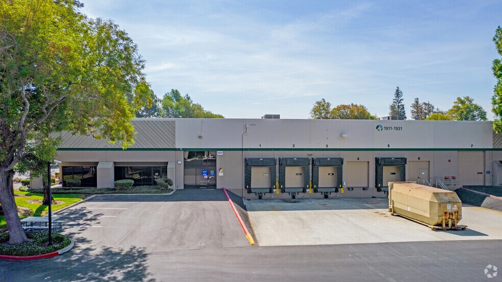 More Photos Of 1911-1931 Lundy Ave, San Jose Warehouse For Lease