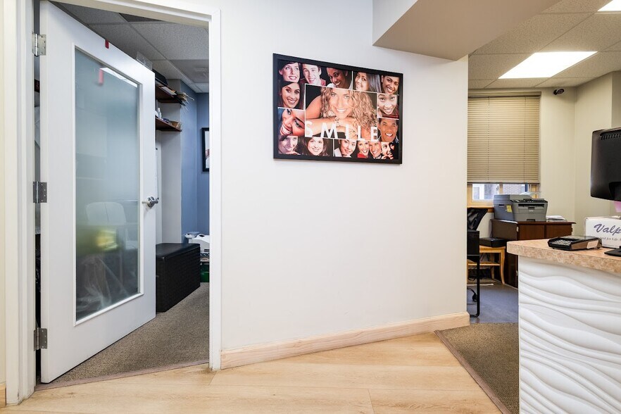 More Photos Of 4400 MacArthur Blvd NW, Washington Office For Sale