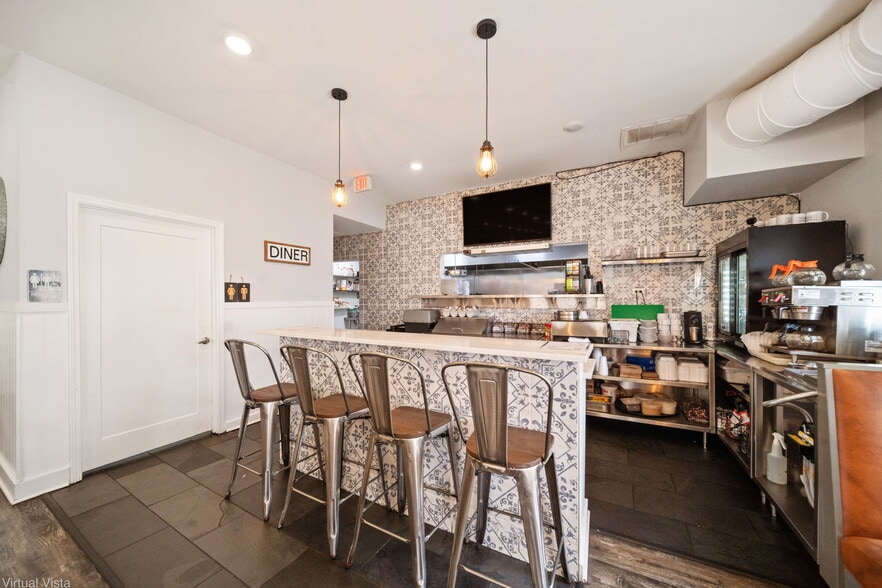 More Photos Of 7427 Roosevelt Rd, Forest Park Restaurant For Sale