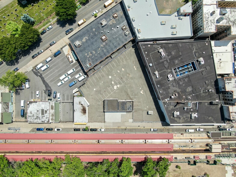 More Photos Of 3604 Jerome Ave, Bronx Manufacturing For Lease