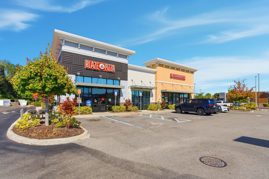 Primary Photo Of 13599 W Colonial Dr, Winter Garden General Retail For Lease