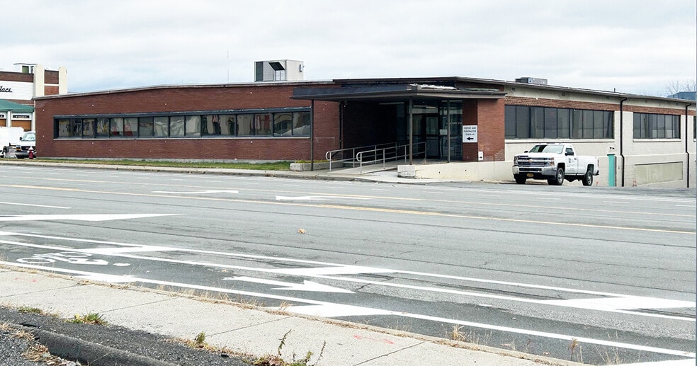 Primary Photo Of 93 Broadway, Menands Light Manufacturing For Sale