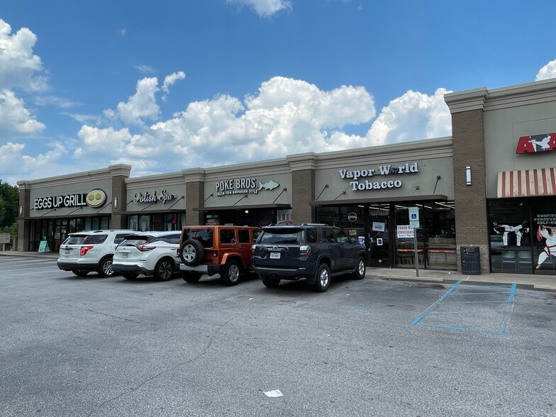 More Photos Of 3935 Pelham Rd, Greenville Storefront Retail Office For Lease