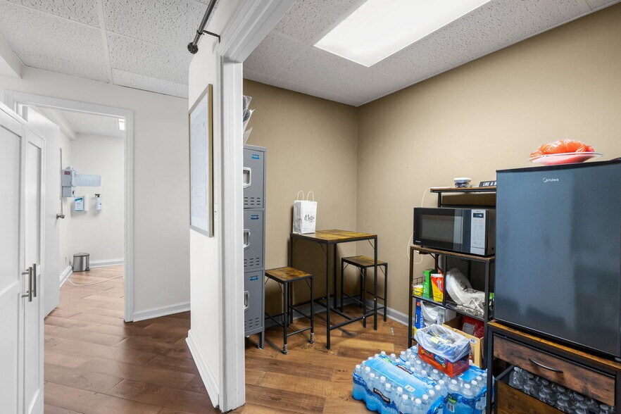 More Photos Of 630-640 S Glassell St, Orange Office For Sale