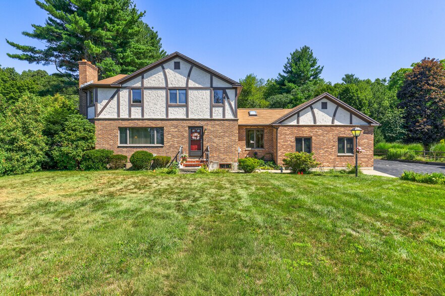 More Photos Of 199 Main St, Shrewsbury Specialty For Sale