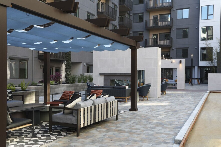 More Photos Of 1100 Webster St, Oakland Apartments For Lease