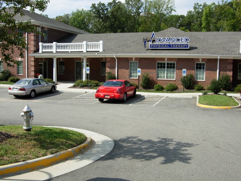 More Photos Of 100-116 Walton Park Ln, Midlothian Medical For Sale