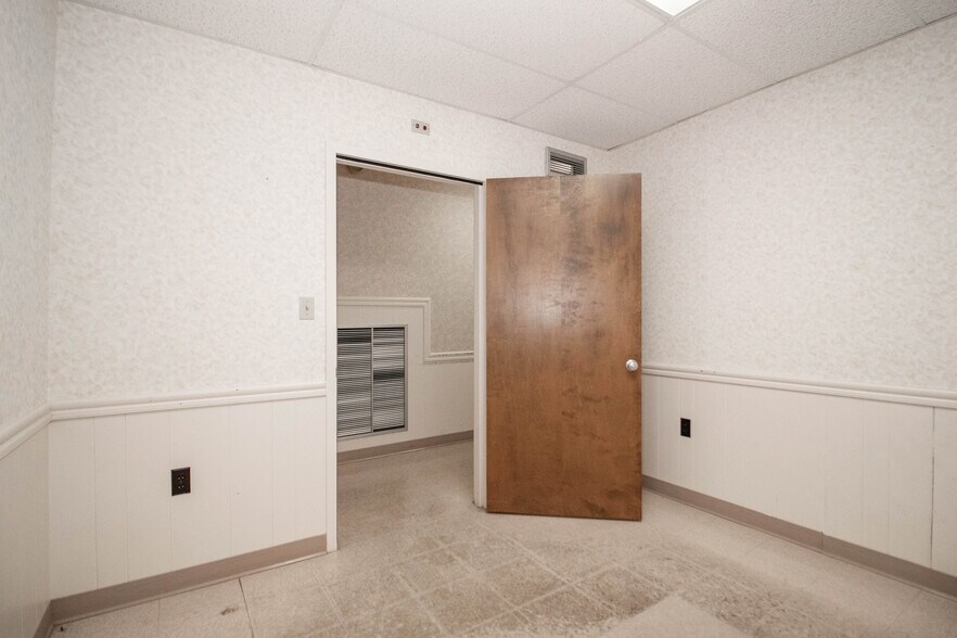 More Photos Of , Rockwell Medical For Lease