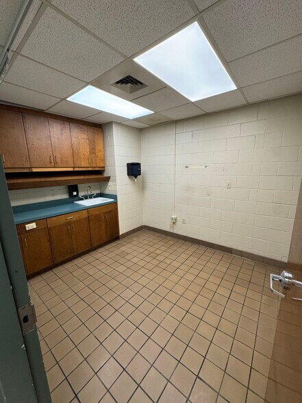 More Photos Of 407 N Salem Ave, Sumter Medical For Lease