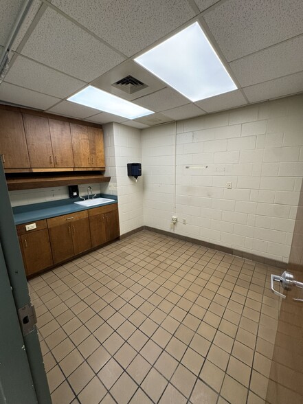 More Photos Of 407 N Salem Ave, Sumter Medical For Sale