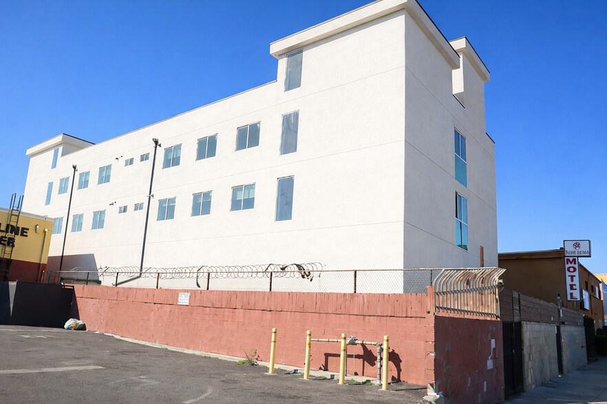 More Photos Of 7415 S Main St, Los Angeles Apartments For Sale