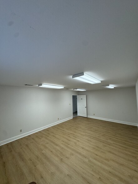 More Photos Of 2019 Clovis R Barker Rd, San Marcos Light Distribution For Lease