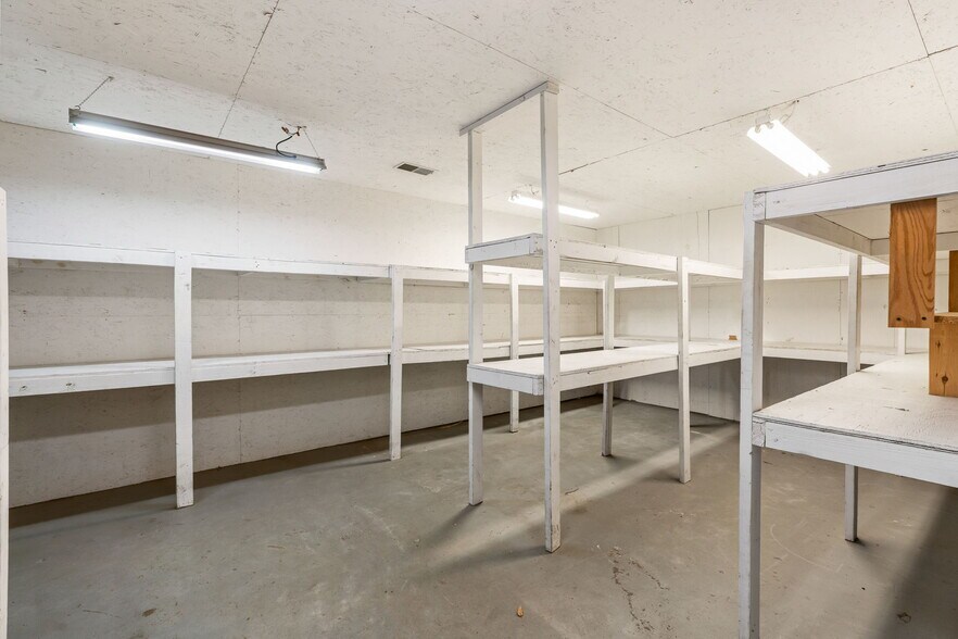 More Photos Of 2200 Sciaaca Rd, Spring Office For Sale