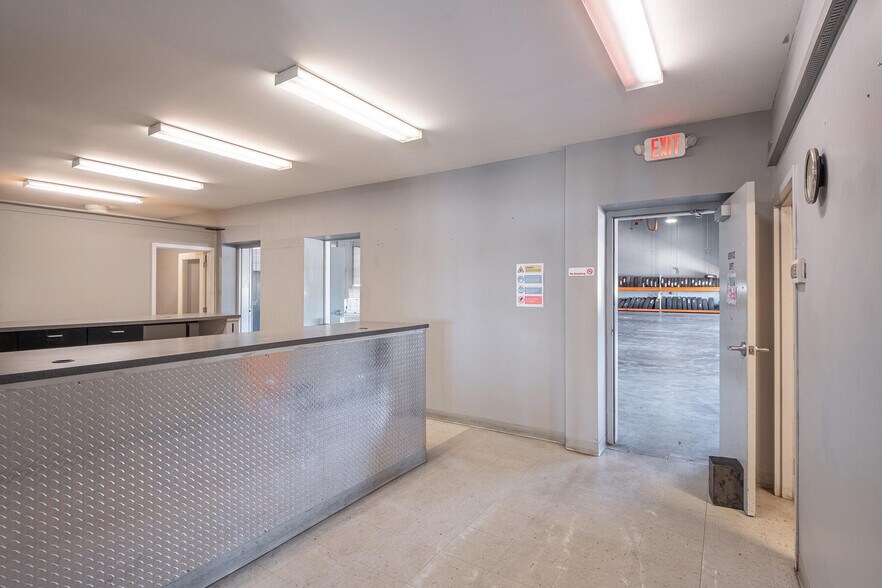 More Photos Of 1116 W County Road 450 N, Brazil Truck Terminal For Lease