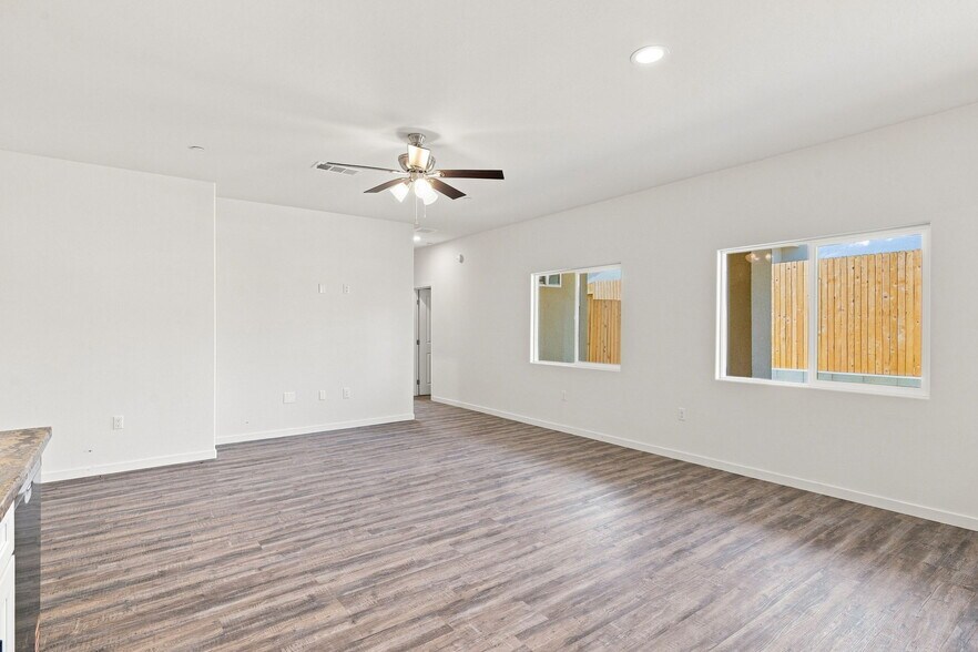 More Photos Of 9121 Prometheus Dr, Bakersfield Apartments For Sale