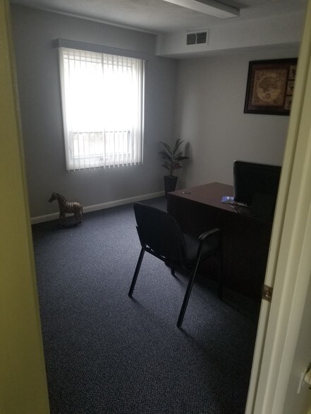 More Photos Of 555 Pleasant St, Brockton Office For Lease