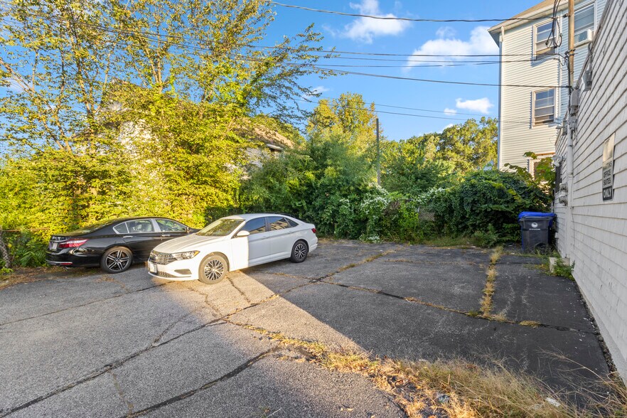 More Photos Of 404 Smithfield Ave, Pawtucket Office For Sale