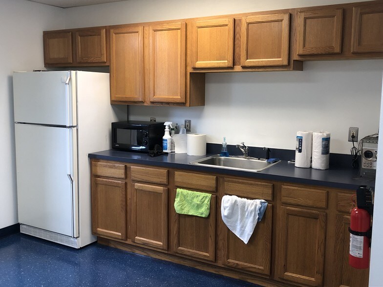 More Photos Of 4585 Printers Ct, White Plains Warehouse For Lease