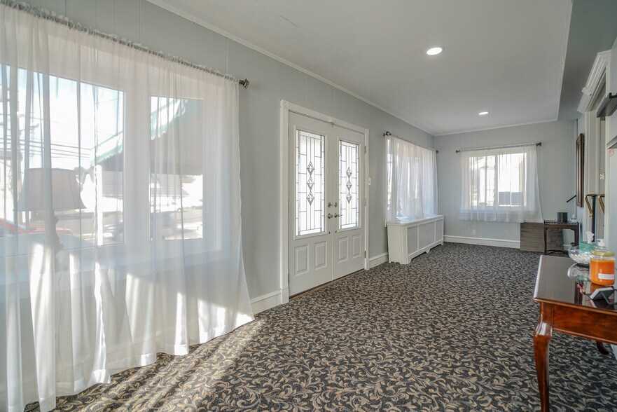 More Photos Of 625 Byberry Rd, Philadelphia Funeral Home For Sale