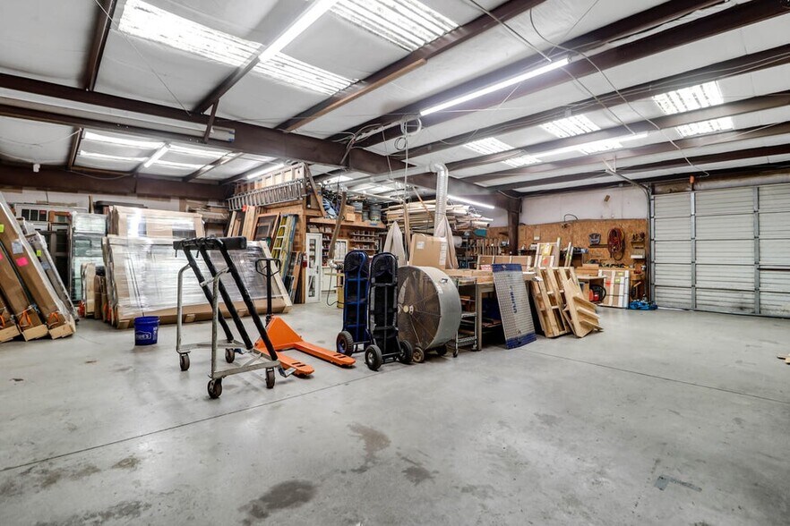 More Photos Of 720 Dupont Rd, Charleston Light Distribution For Sale
