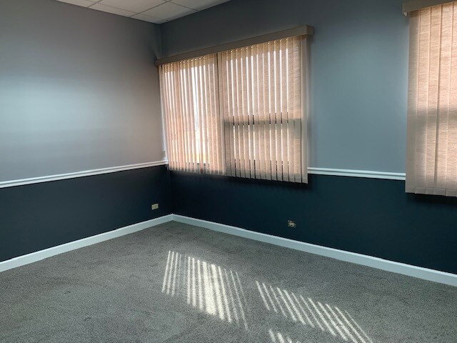 More Photos Of 345 Memorial Dr, Crystal Lake Showroom For Sale