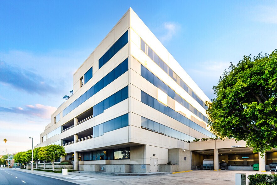 More Photos Of 2401 Colorado Ave, Santa Monica Unknown For Lease