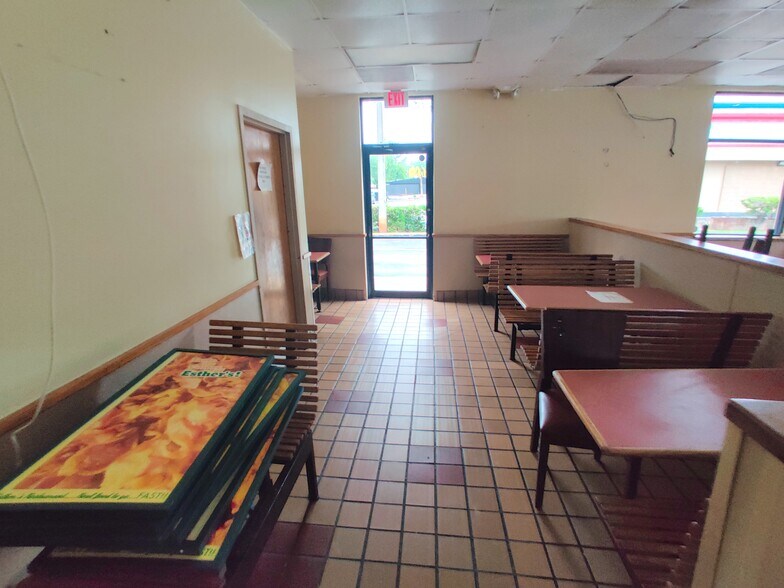 More Photos Of 17721 NW 27th Ave, Miami Gardens Restaurant For Lease