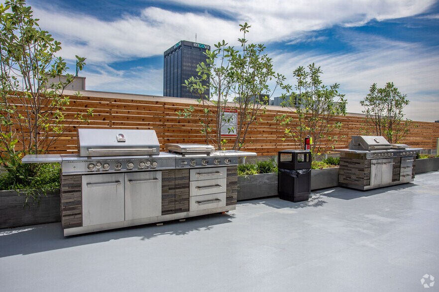 More Photos Of 366 E Broad St, Columbus Apartments For Lease