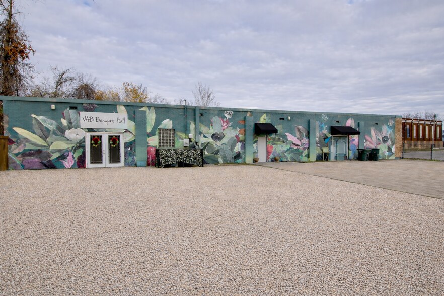 Primary Photo Of 413 Decatur St, Memphis Convenience Store For Sale
