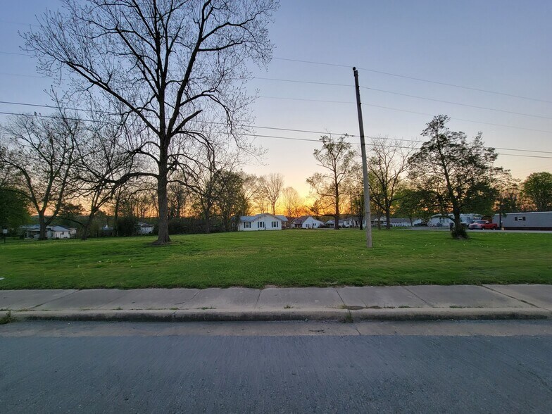 More Photos Of 103 Main Street West, Wartrace Land For Sale