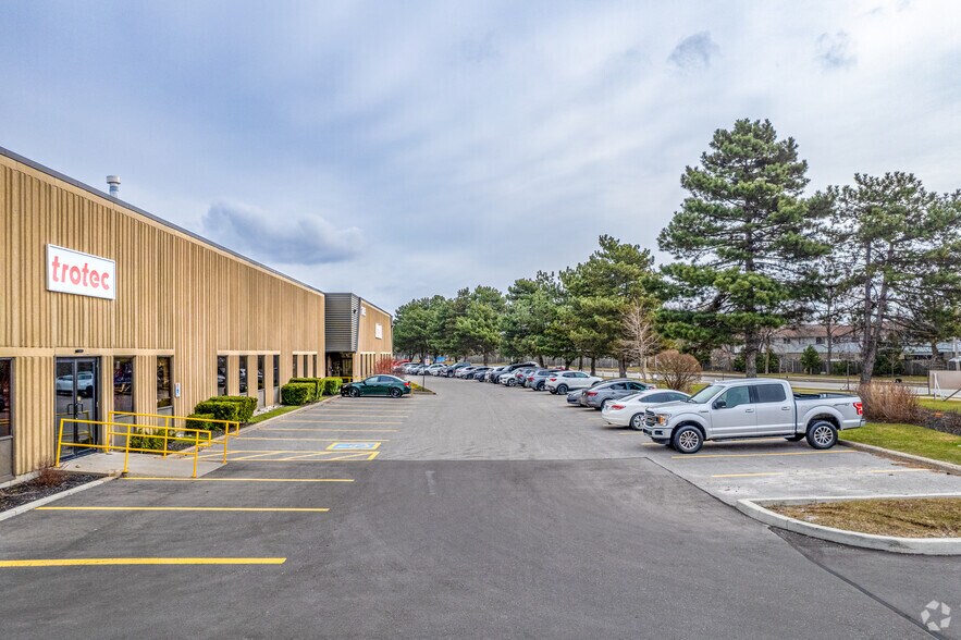 More Photos Of 1705 Argentia Rd, Mississauga Warehouse For Lease