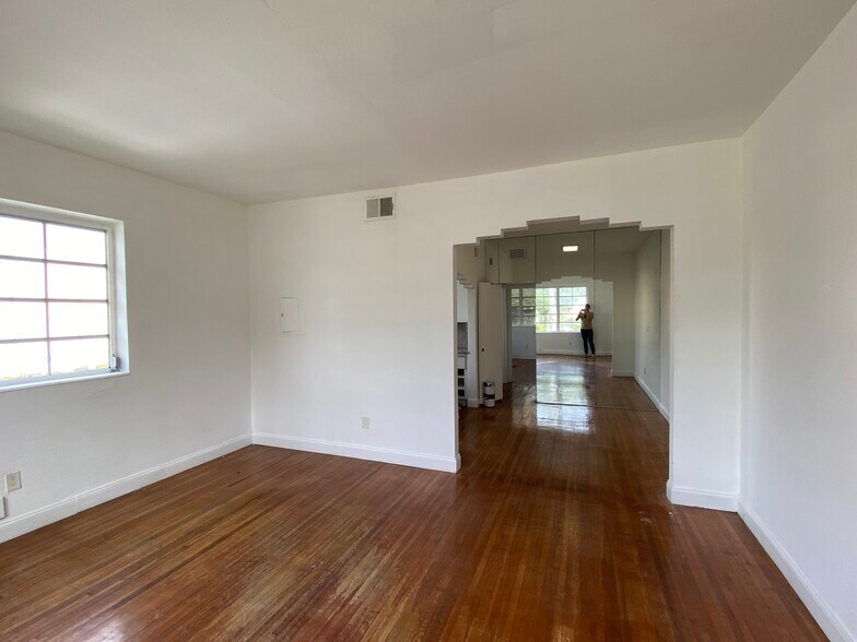 More Photos Of 901 Pennsylvania Ave, Miami Beach Apartments For Sale