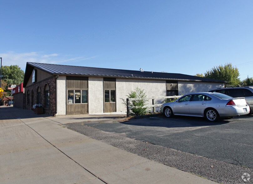 More Photos Of 208 N Rum River Dr, Princeton Office For Sale