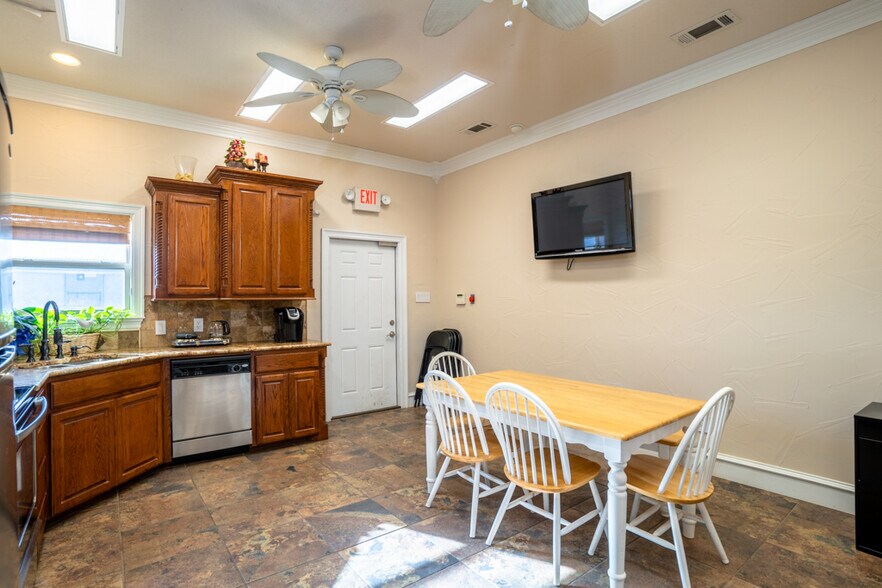 More Photos Of 8475 County Road 156, Kaufman Office For Sale