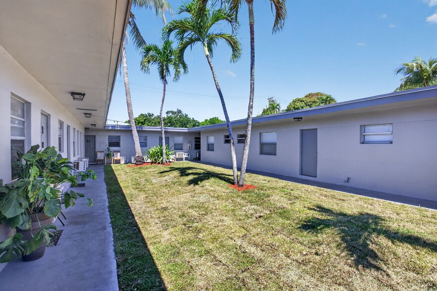 More Photos Of 821-825 NW 10th Ter, Fort Lauderdale Apartments For Sale