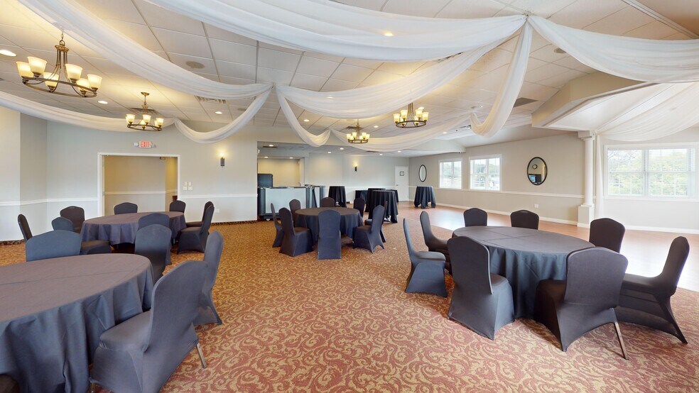 More Photos Of 2171 4th St, White Bear Lake General Retail For Lease