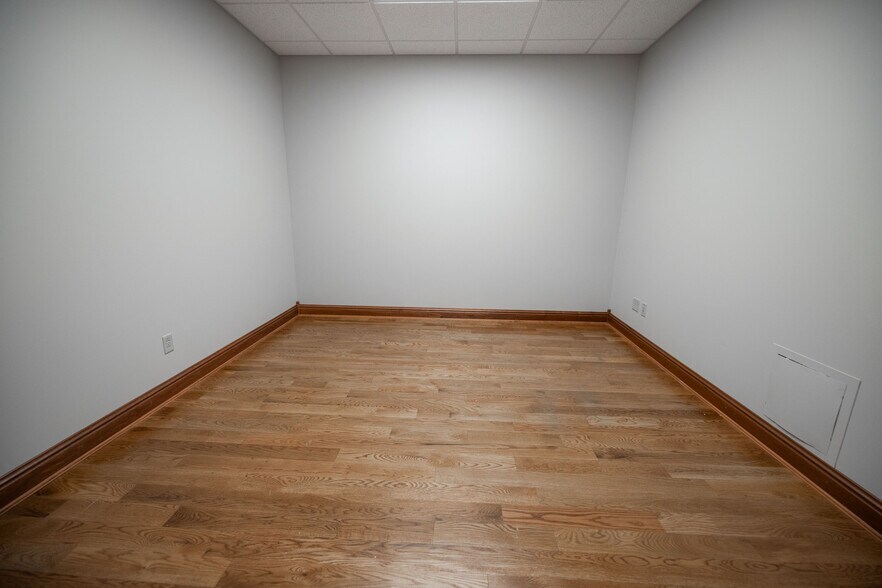 More Photos Of 730 4th Ave, Huntington Office For Lease