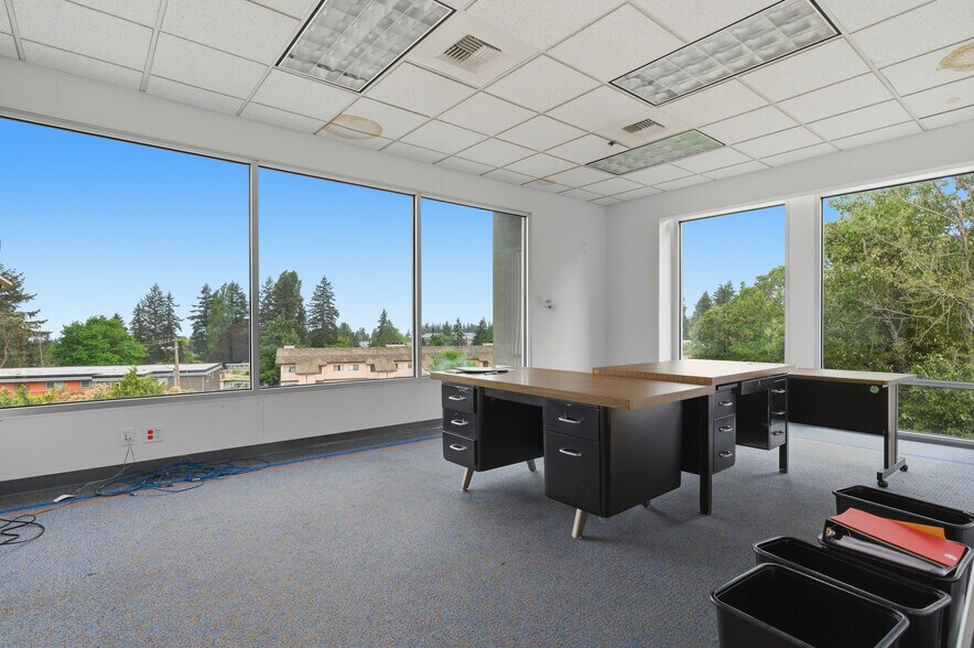More Photos Of 22659 Pacific Hwy S, Des Moines Flex For Sale