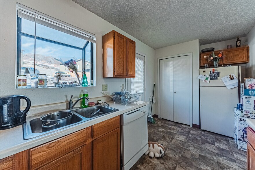 More Photos Of 6970 Peyote Way, Colorado Springs Apartments For Sale