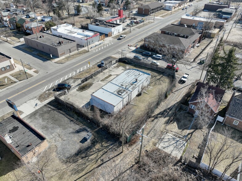 More Photos Of 10301 Whittier Ave, Detroit Auto Repair For Sale