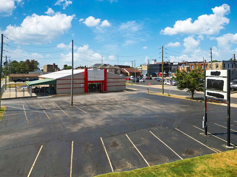 More Photos Of 105 S Forest Ave, Brazil Freestanding For Sale