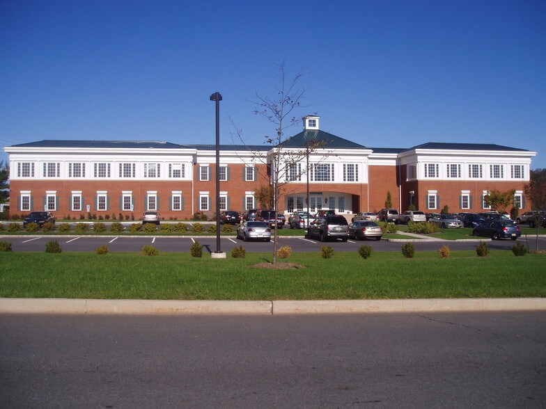 More Photos Of 23 Royal Rd, Flemington Office For Lease