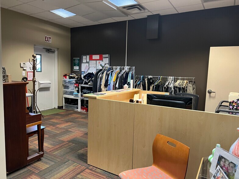 More Photos Of 1925 E Livingston Ave, Columbus Warehouse For Sale