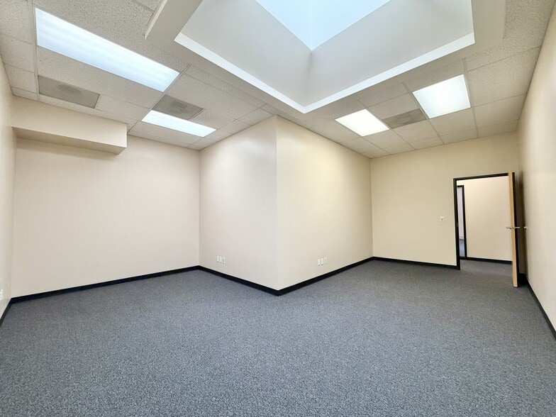 More Photos Of 16702-16800 Valley View Ave, La Mirada Research And Development For Lease